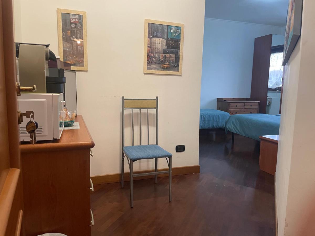 Bb Nuova Fiera Di Roma Bed & Breakfast ฟิวมิชีโน ภายนอก รูปภาพ