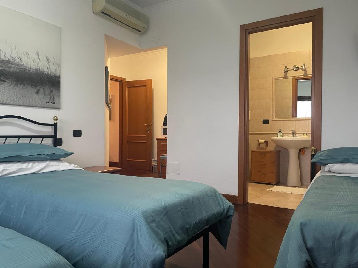 Bb Nuova Fiera Di Roma Bed & Breakfast ฟิวมิชีโน ภายนอก รูปภาพ